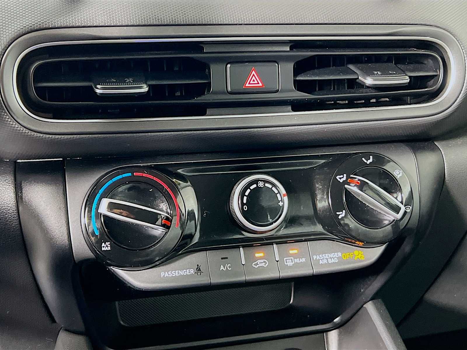 2023 Hyundai Kona SEL - Photo 15