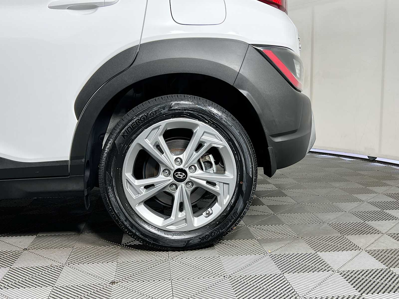 2023 Hyundai Kona SEL - Photo 29