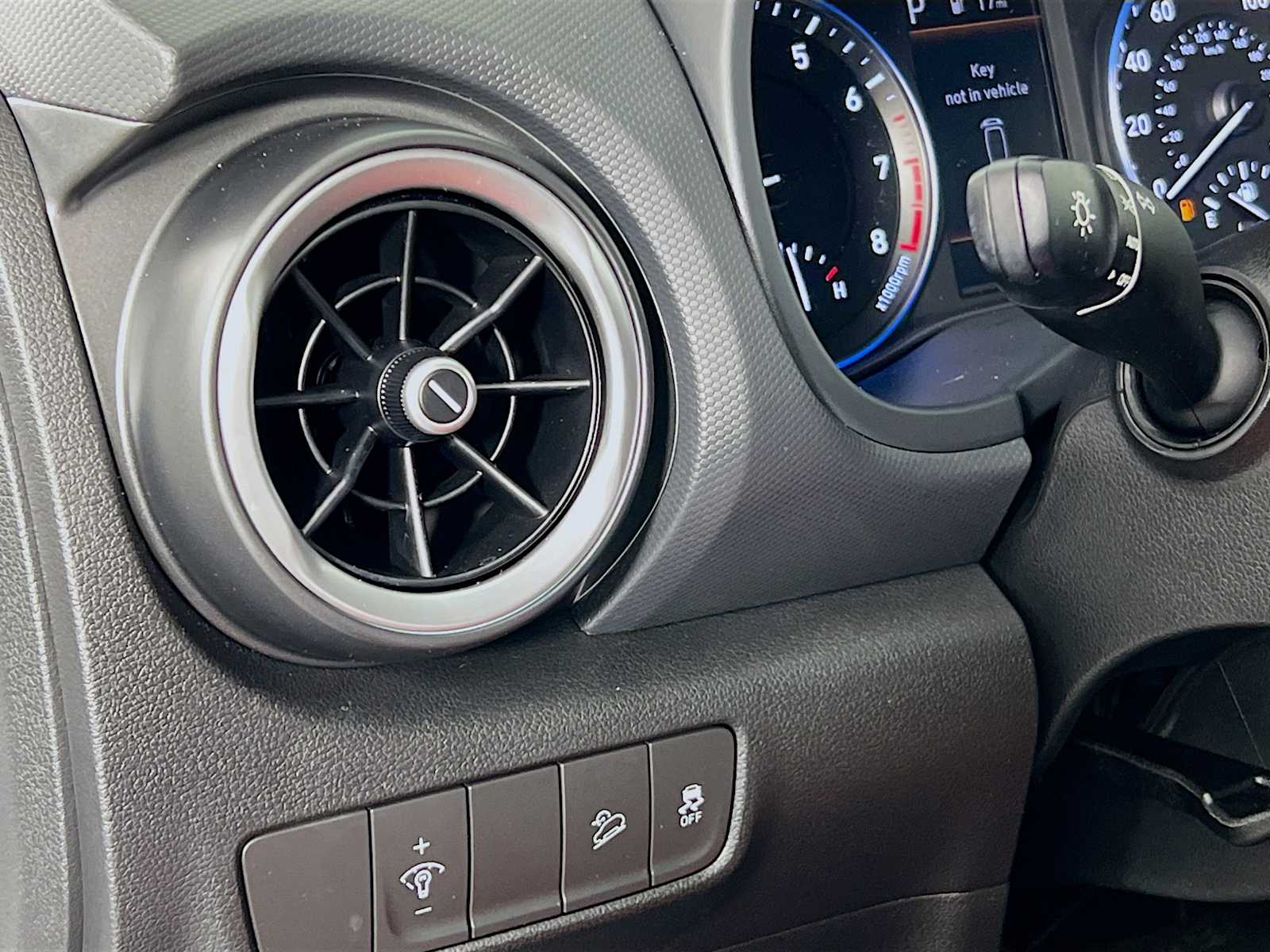 2023 Hyundai Kona SEL - Photo 10