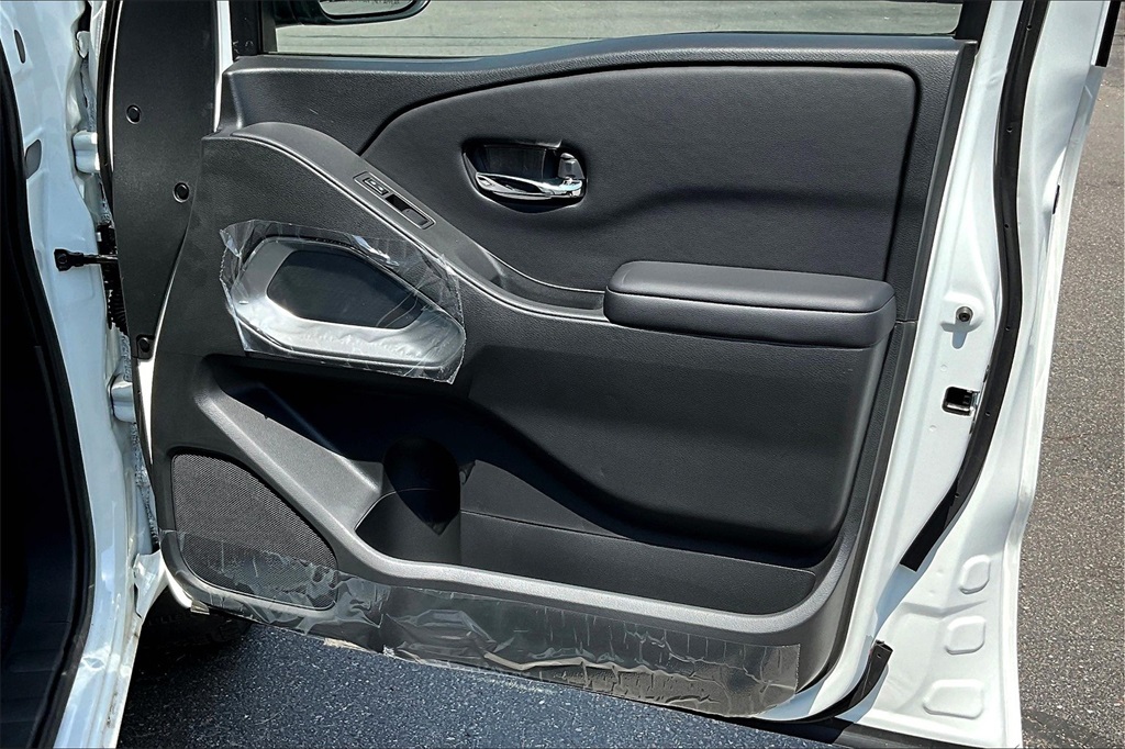 2025 Nissan Frontier SV - Photo 12