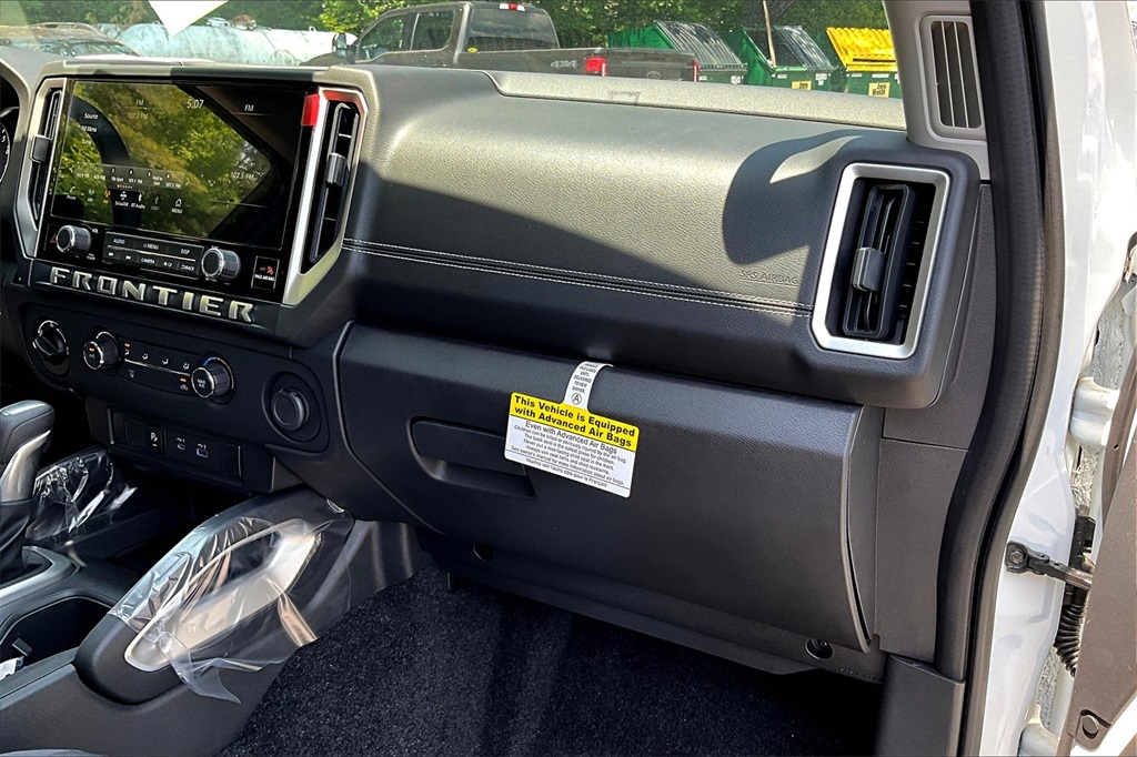 2025 Nissan Frontier SV - Photo 13