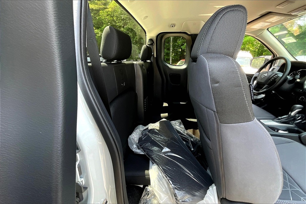 2025 Nissan Frontier SV - Photo 16