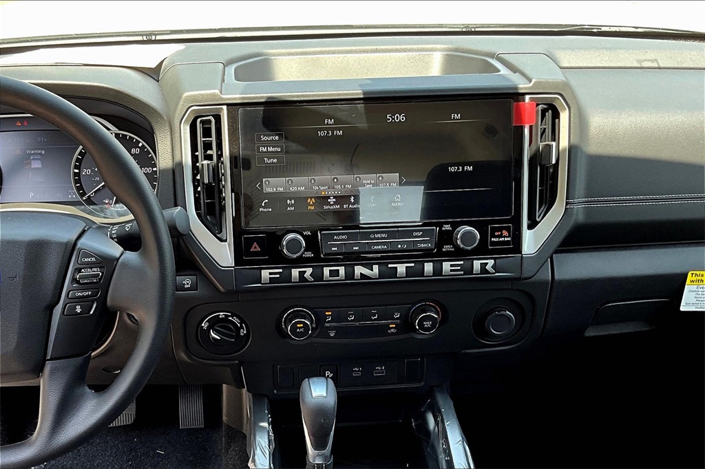 2025 Nissan Frontier SV - Photo 18