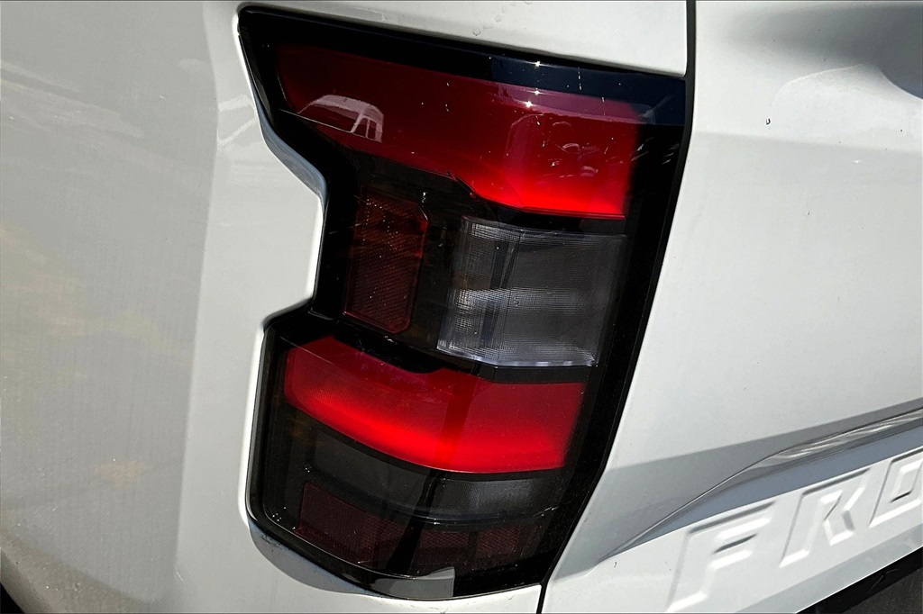 2025 Nissan Frontier SV - Photo 34