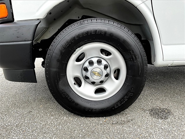 2024 Chevrolet Express 2500 Work Van - Photo 7