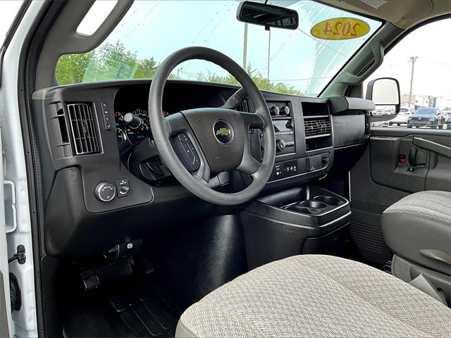 2024 Chevrolet Express 2500 Work Van - Photo 8