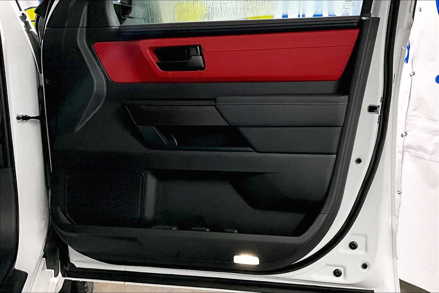 2025 Toyota Sequoia TRD Pro - Photo 12