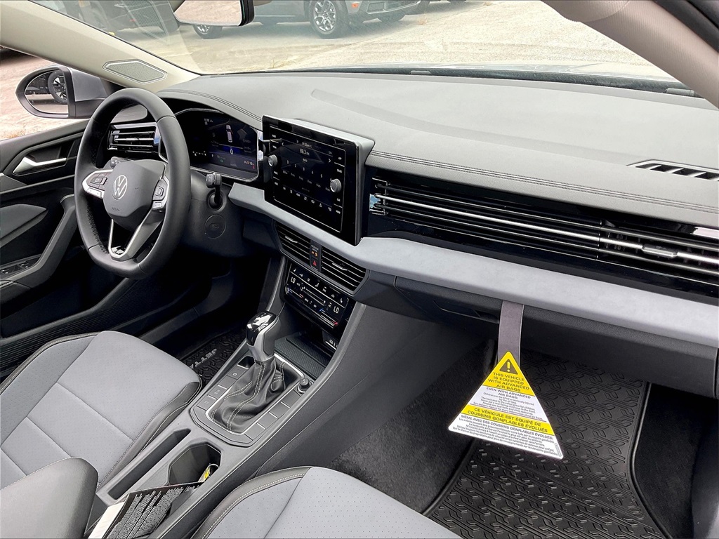 2025 Volkswagen Jetta 1.5T SE - Photo 10