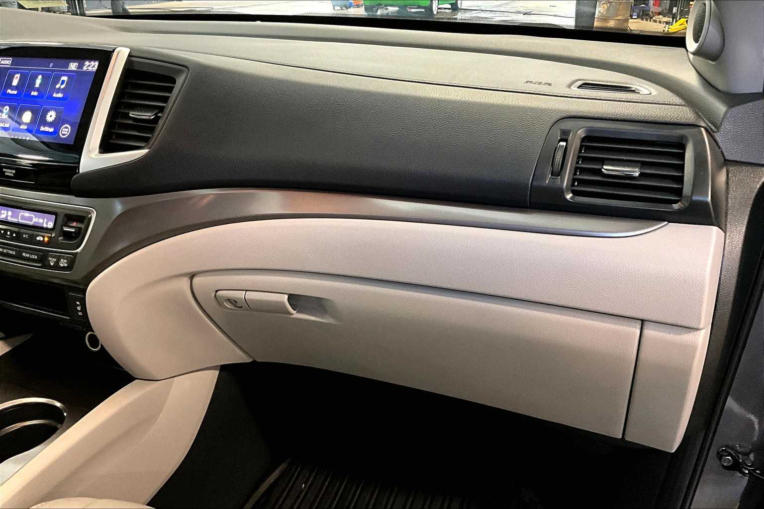 2016 Honda Pilot EX-L - Photo 13