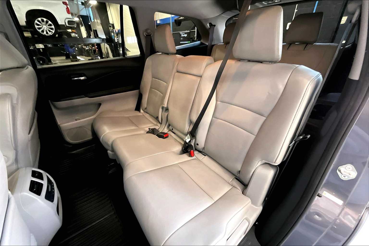 2016 Honda Pilot EX-L - Photo 15