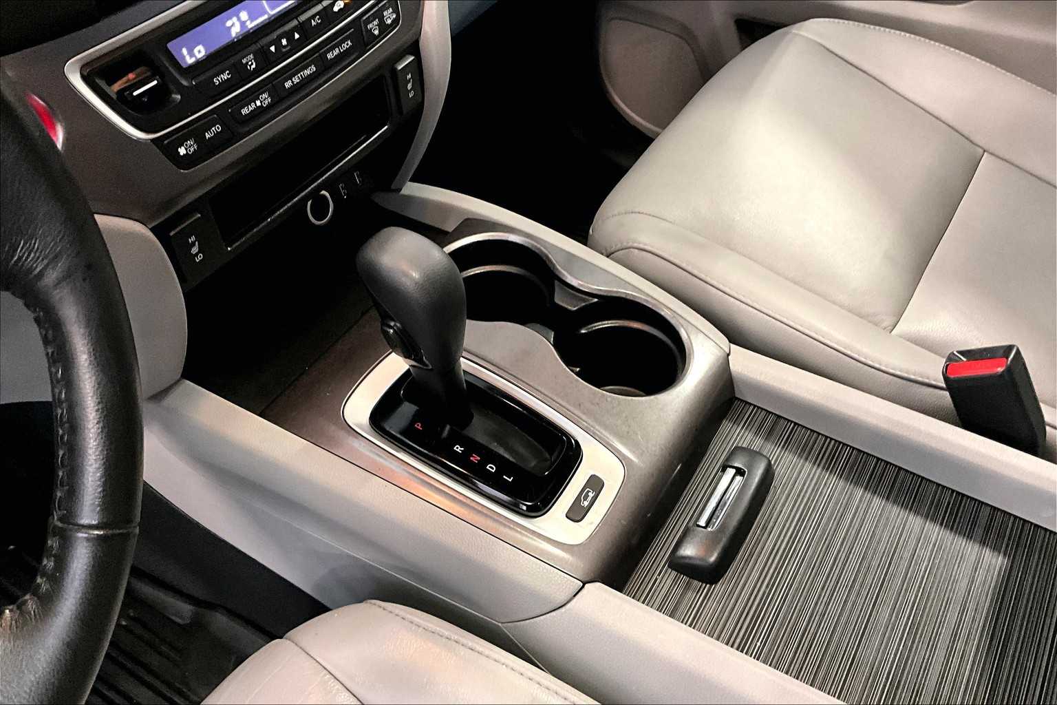 2016 Honda Pilot EX-L - Photo 21