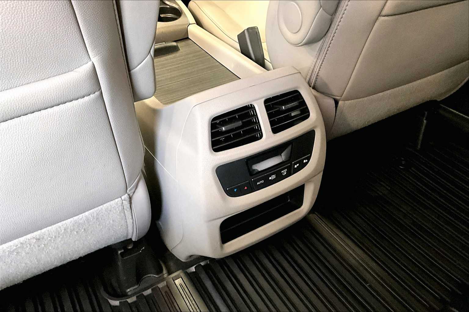 2016 Honda Pilot EX-L - Photo 29