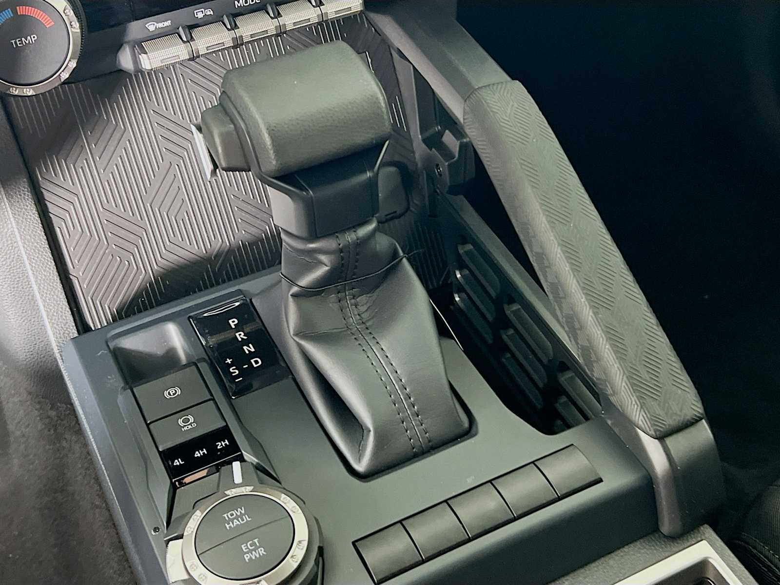 2025 Toyota Tacoma SR5 - Photo 11