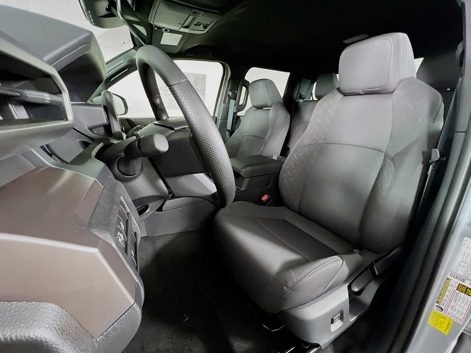 2025 Toyota Tacoma SR5 - Photo 12