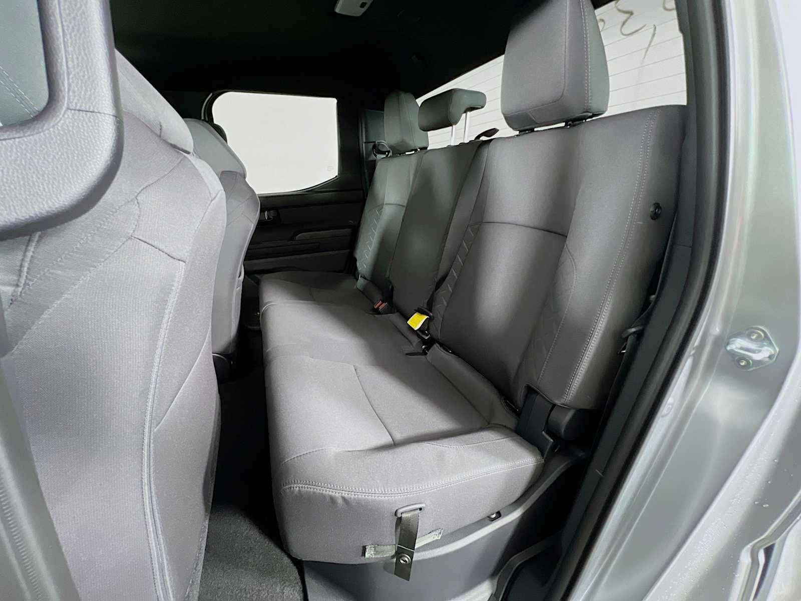 2025 Toyota Tacoma SR5 - Photo 13