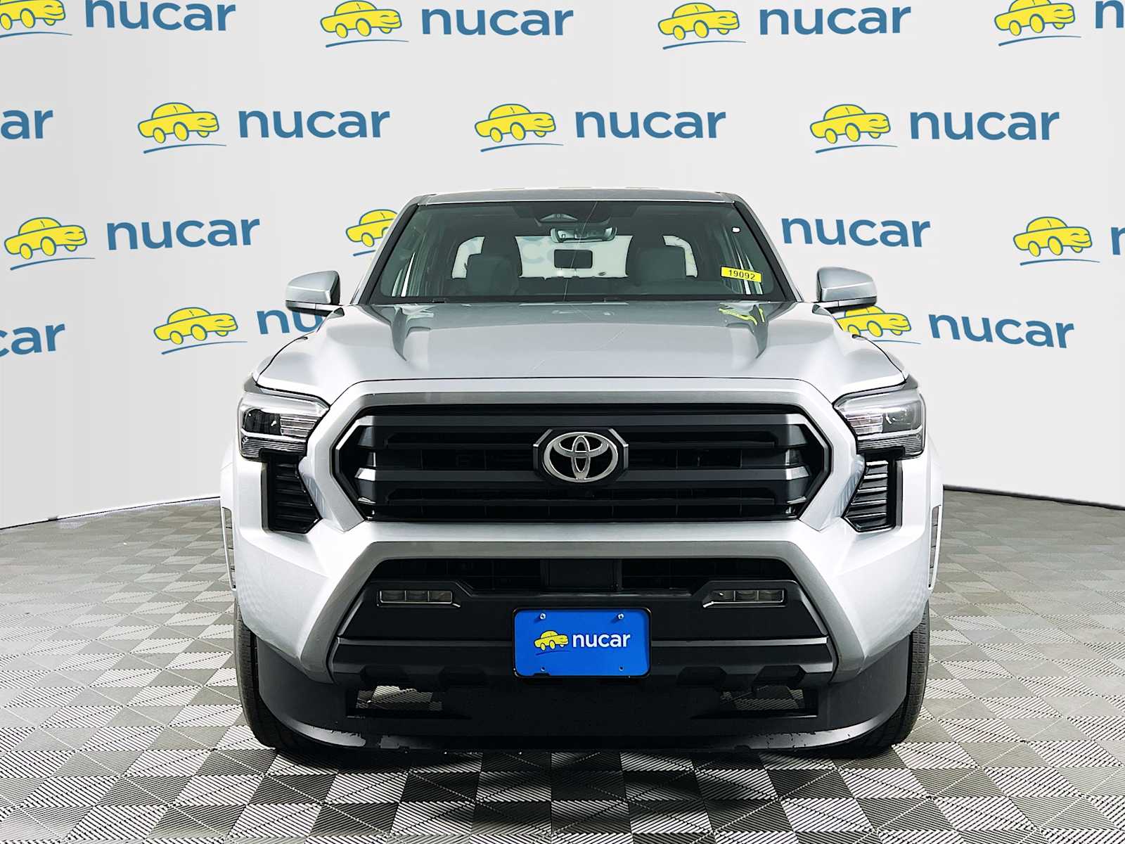 2025 Toyota Tacoma SR5 - Photo 2