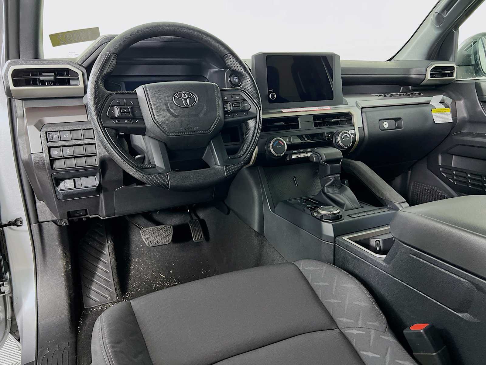 2025 Toyota Tacoma SR5 - Photo 6