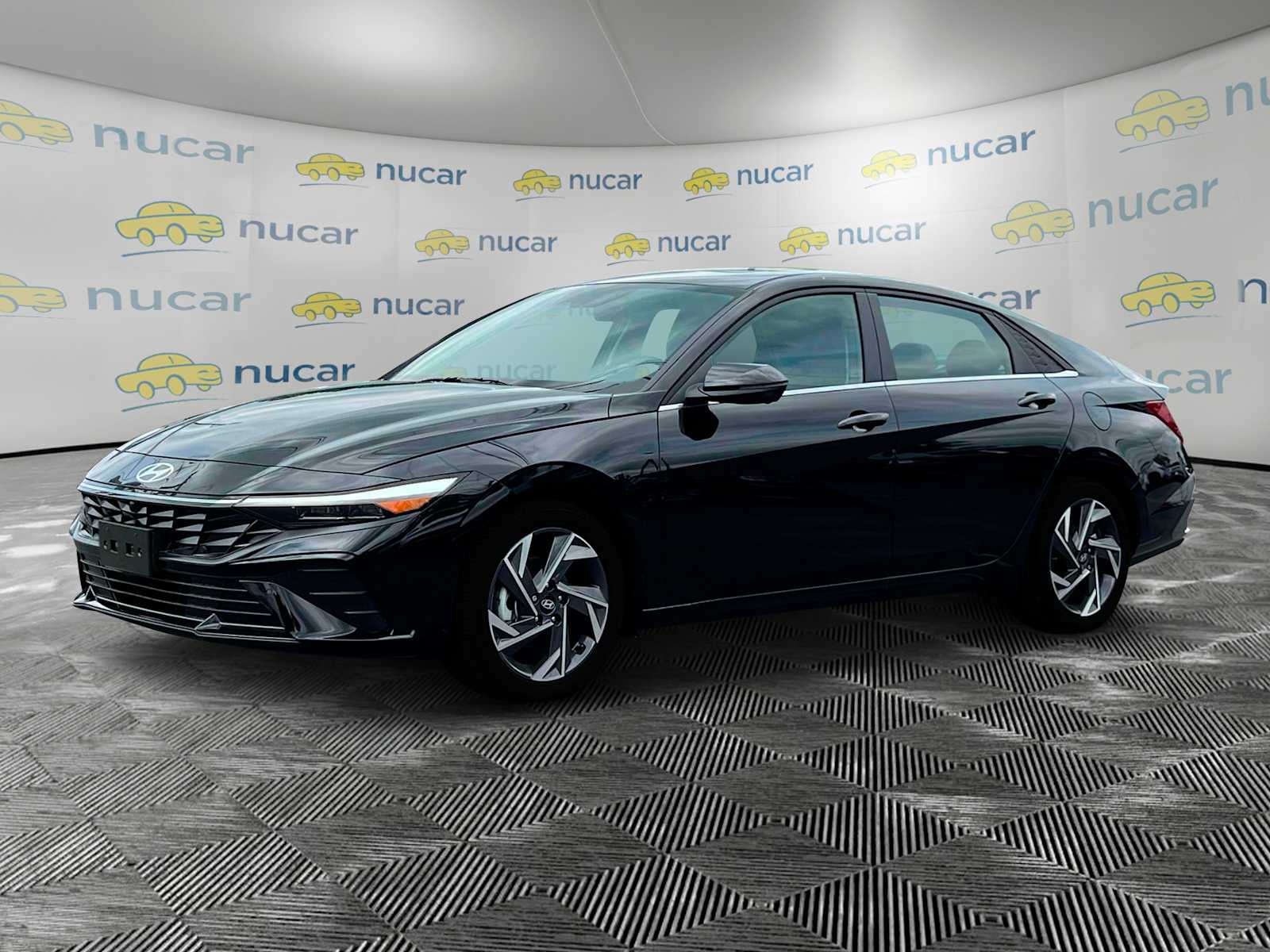 2025 Hyundai Elantra Limited - Photo 3