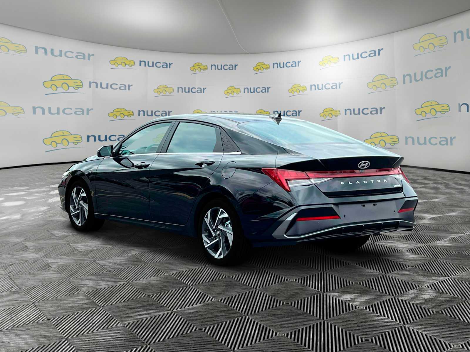 2025 Hyundai Elantra Limited - Photo 6