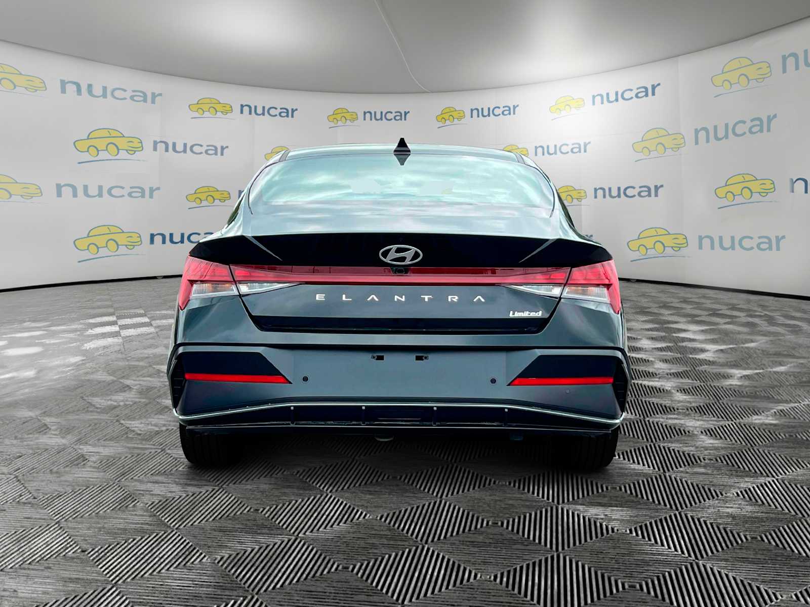 2025 Hyundai Elantra Limited - Photo 7