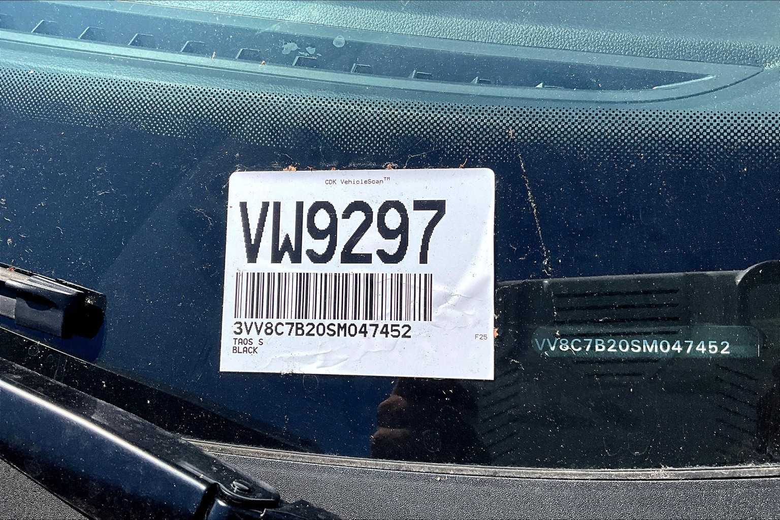 2025 Volkswagen Taos S - Photo 18