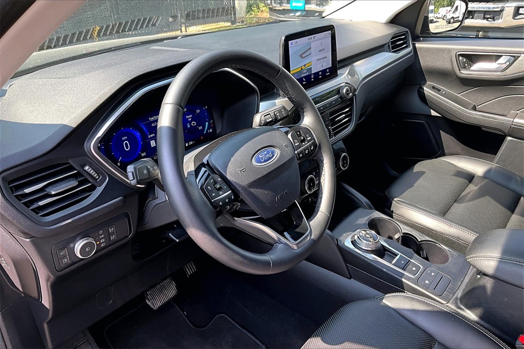 2022 Ford Escape Titanium Hybrid - Photo 14