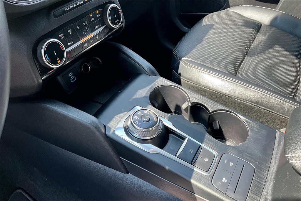 2022 Ford Escape Titanium Hybrid - Photo 15