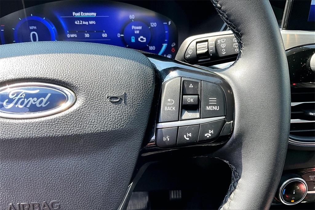 2022 Ford Escape Titanium Hybrid - Photo 24