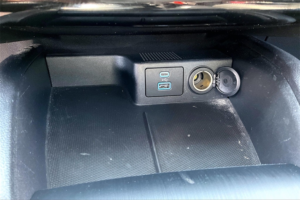 2022 Ford Escape Titanium Hybrid - Photo 27