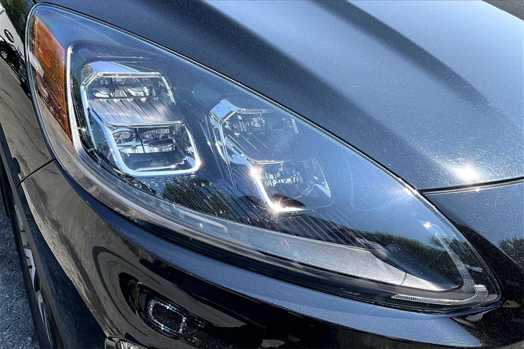 2022 Ford Escape Titanium Hybrid - Photo 30