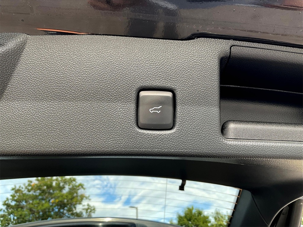 2022 Ford Escape Titanium Hybrid - Photo 36