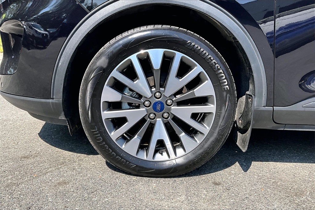 2022 Ford Escape Titanium Hybrid - Photo 9