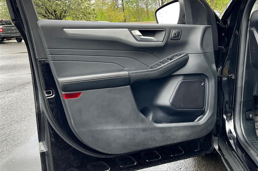 2023 Ford Escape Platinum - Photo 9