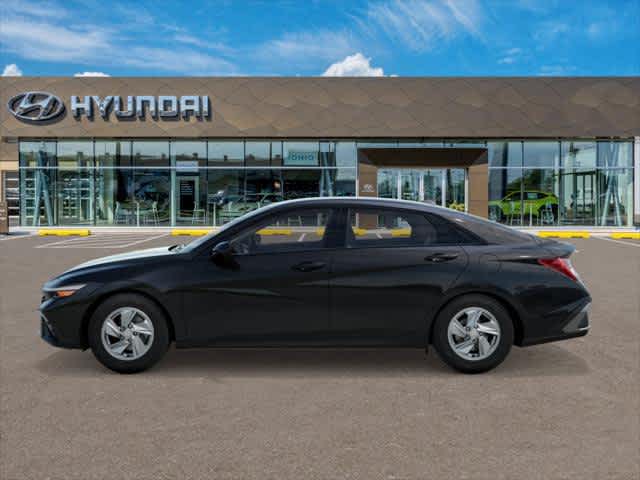2025 Hyundai Elantra SE - Photo 3