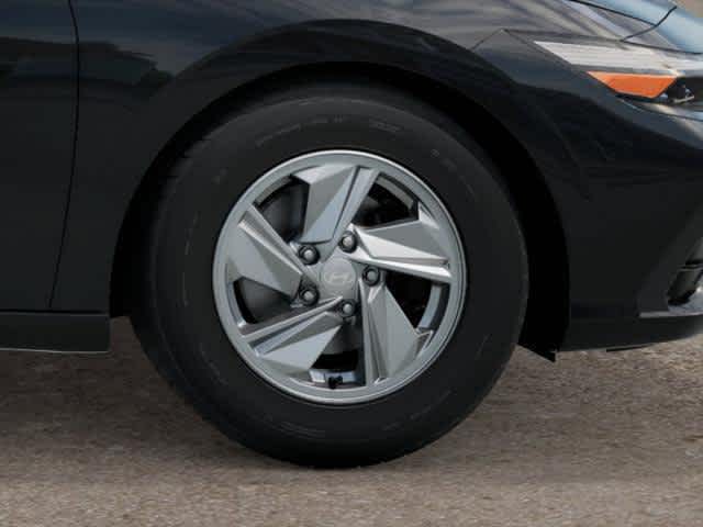 2025 Hyundai Elantra SE - Photo 8