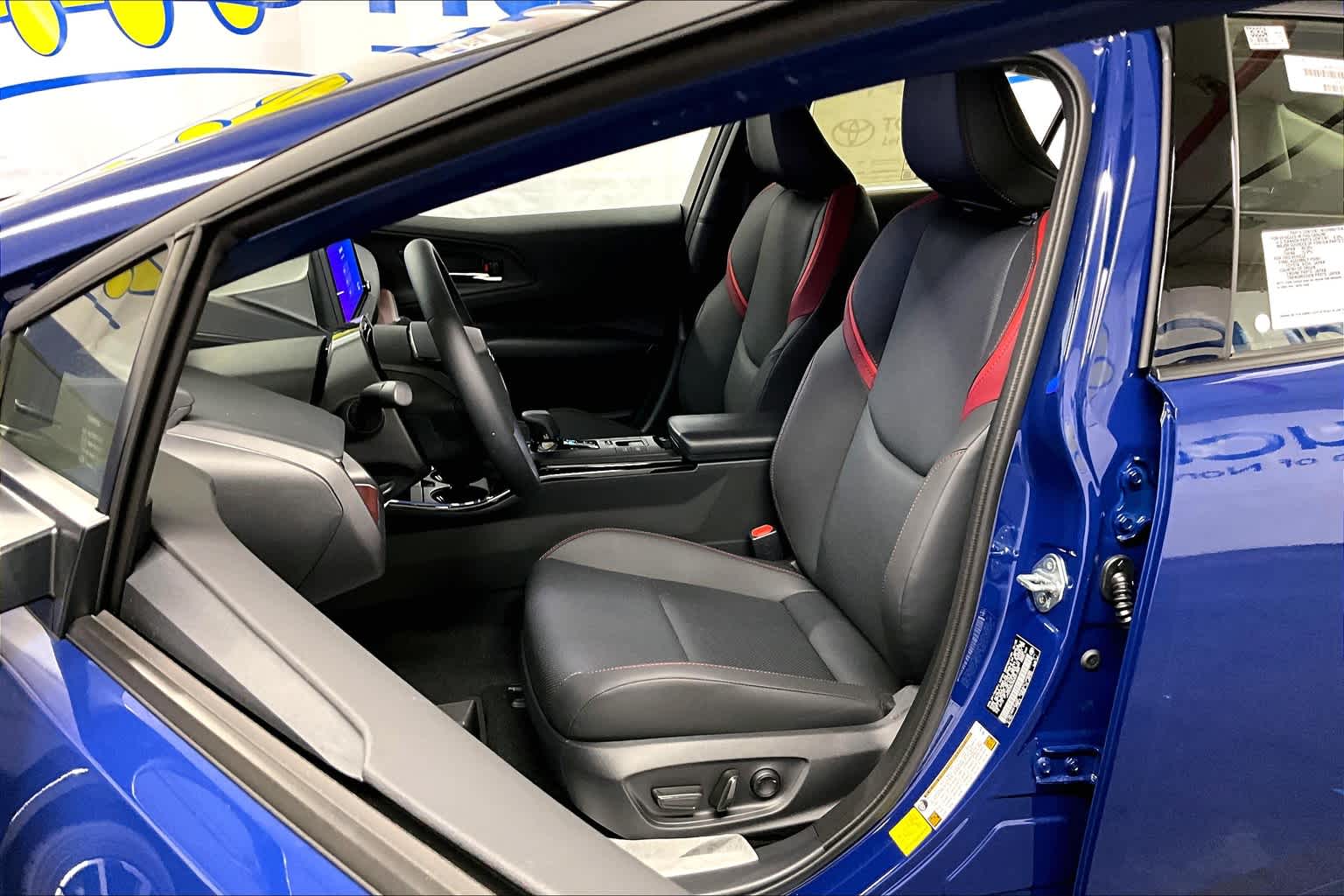 2025 Toyota Prius Plug-In Hybrid XSE Premium - Photo 11