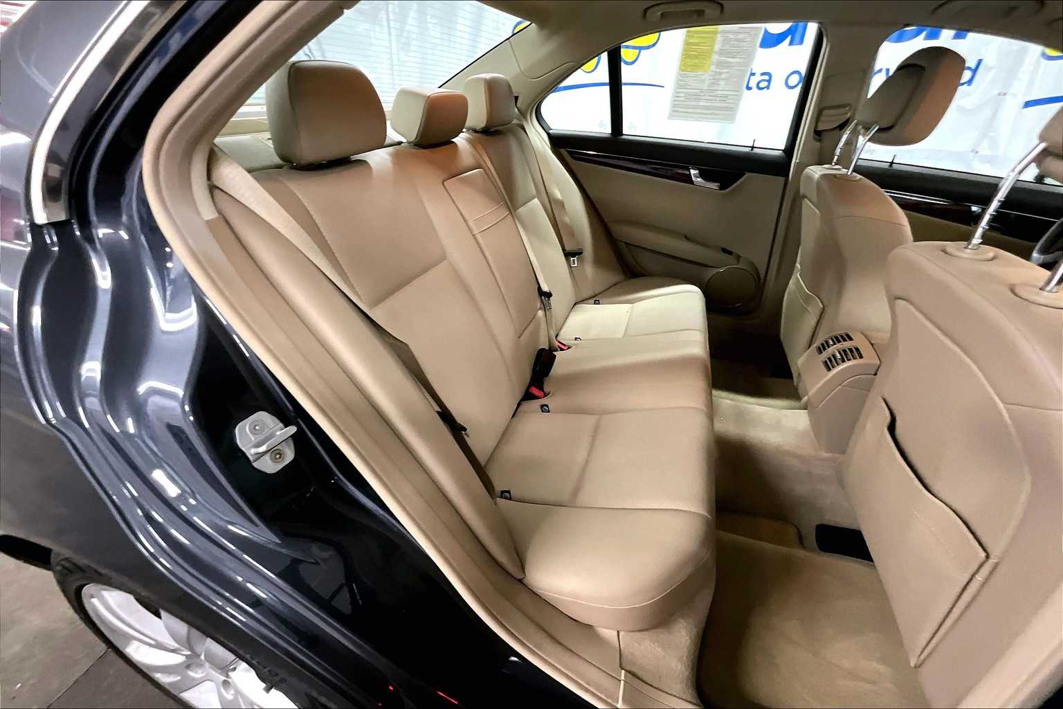2010 Mercedes-Benz C-Class C 300 Sport - Photo 16