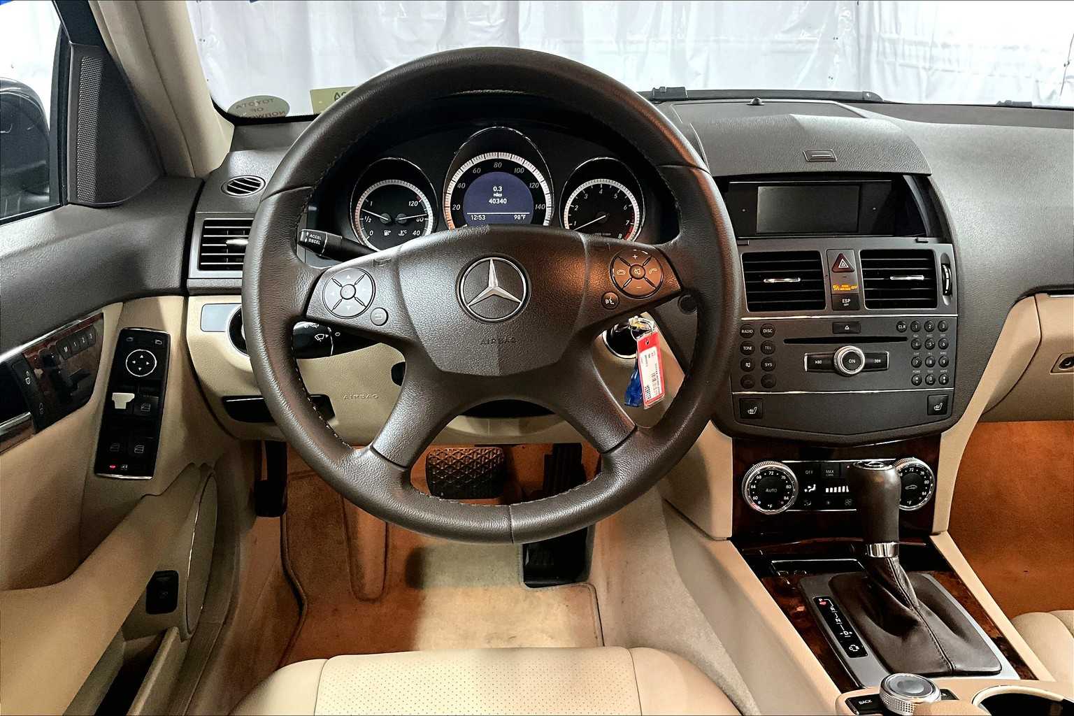 2010 Mercedes-Benz C-Class C 300 Sport - Photo 17