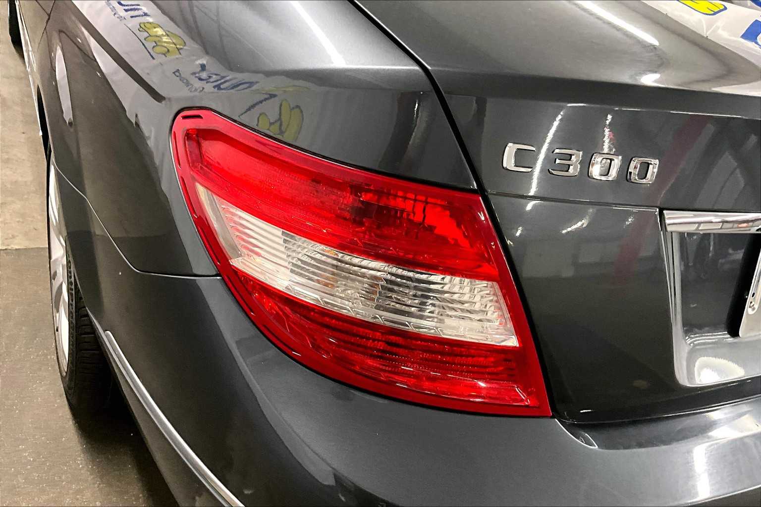 2010 Mercedes-Benz C-Class C 300 Sport - Photo 32