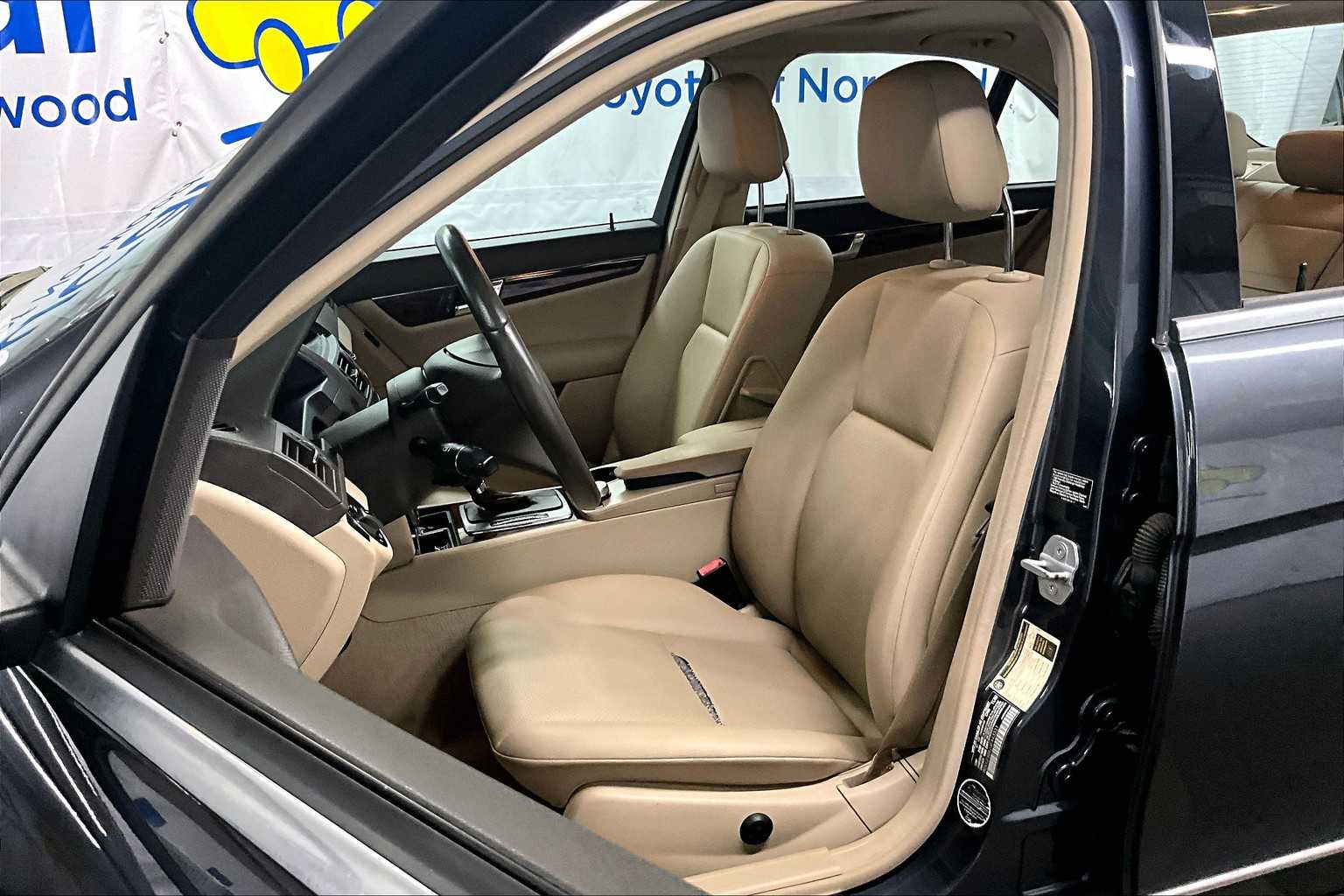2010 Mercedes-Benz C-Class C 300 Sport - Photo 10