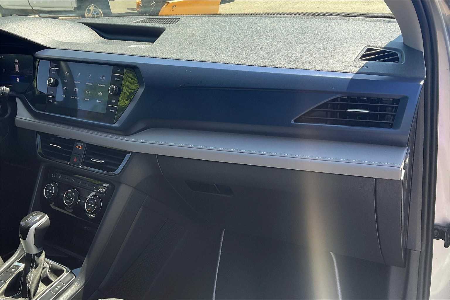 2024 Volkswagen Taos SE - Photo 13