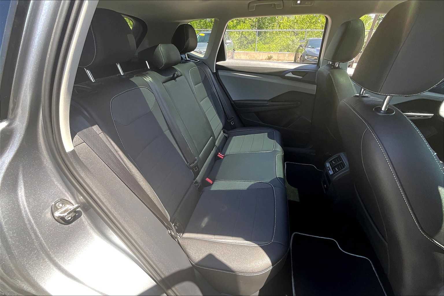 2024 Volkswagen Taos SE - Photo 16