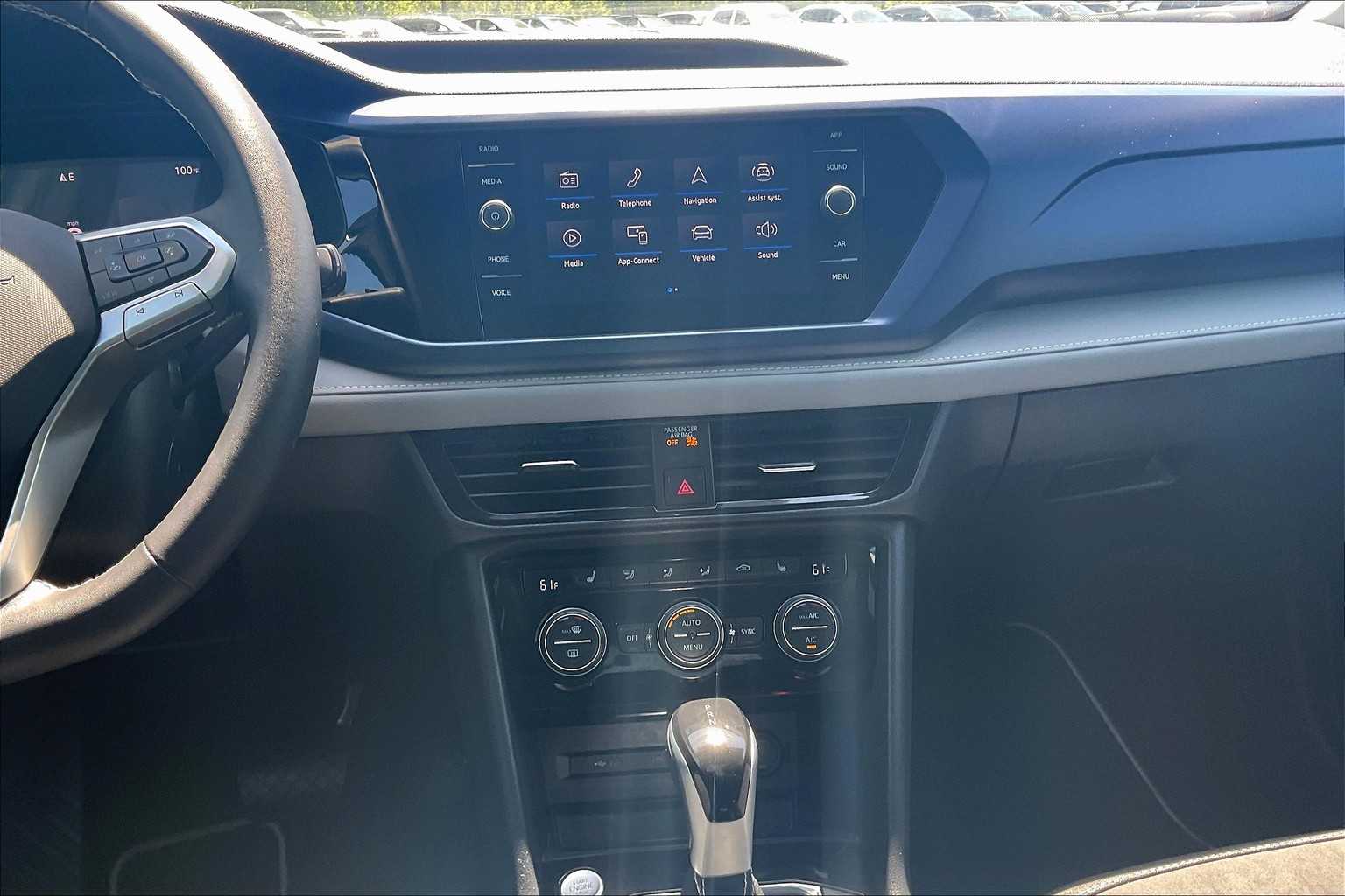 2024 Volkswagen Taos SE - Photo 18