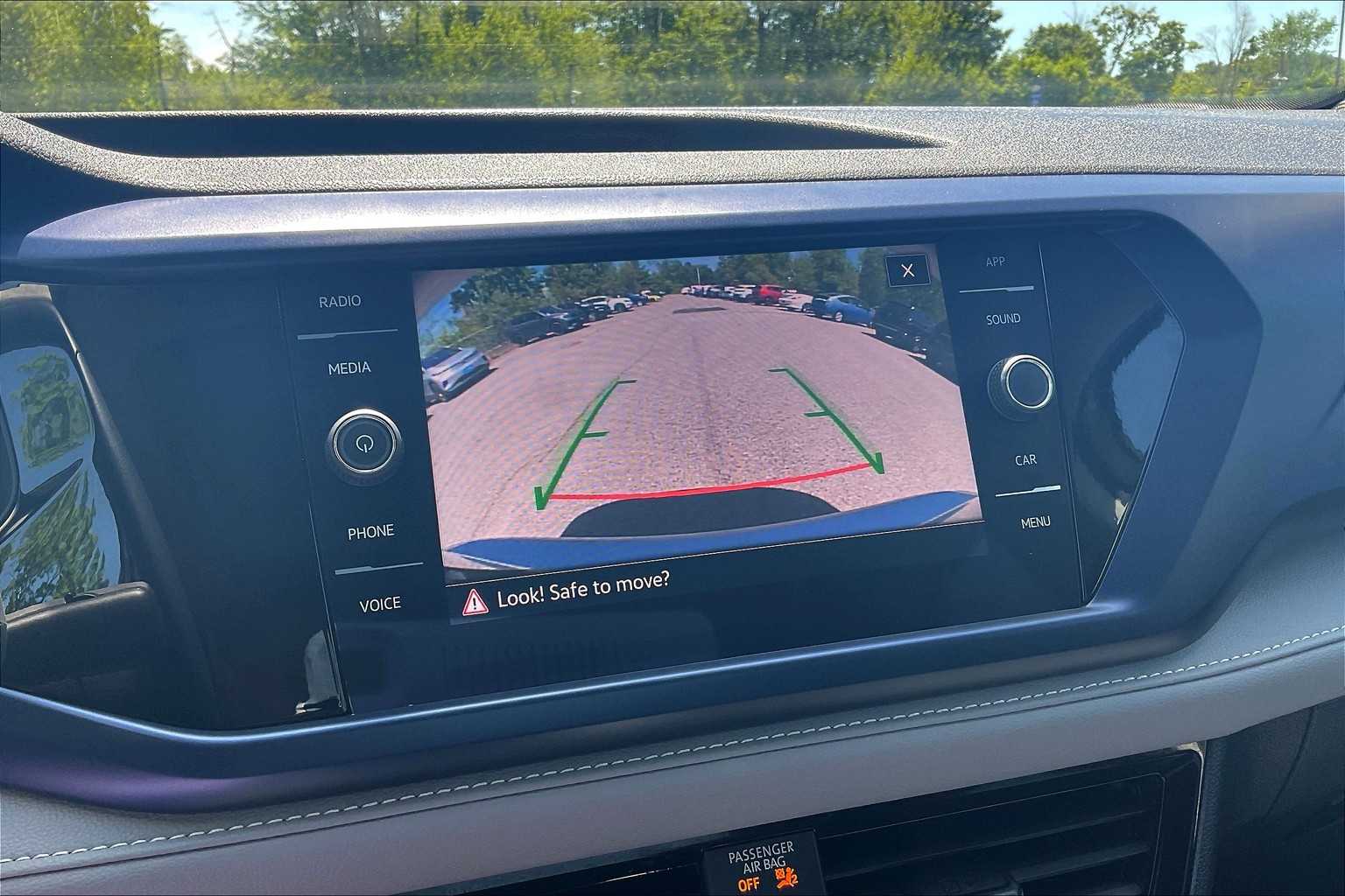 2024 Volkswagen Taos SE - Photo 19