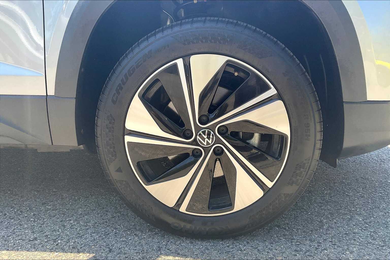 2024 Volkswagen Taos SE - Photo 7