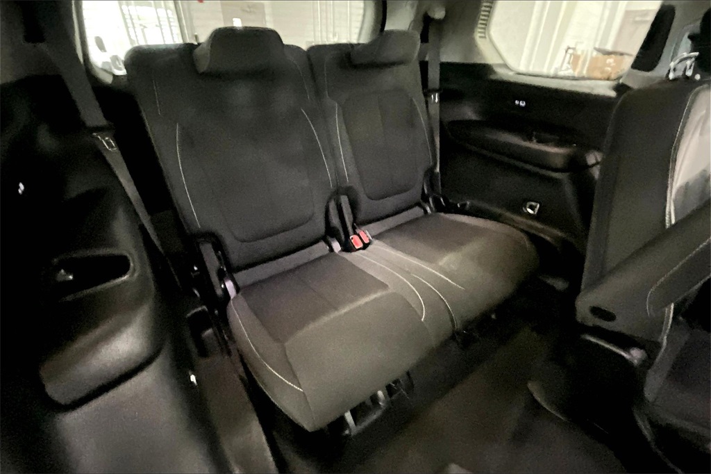 2021 Jeep Grand Cherokee L Laredo - Photo 17