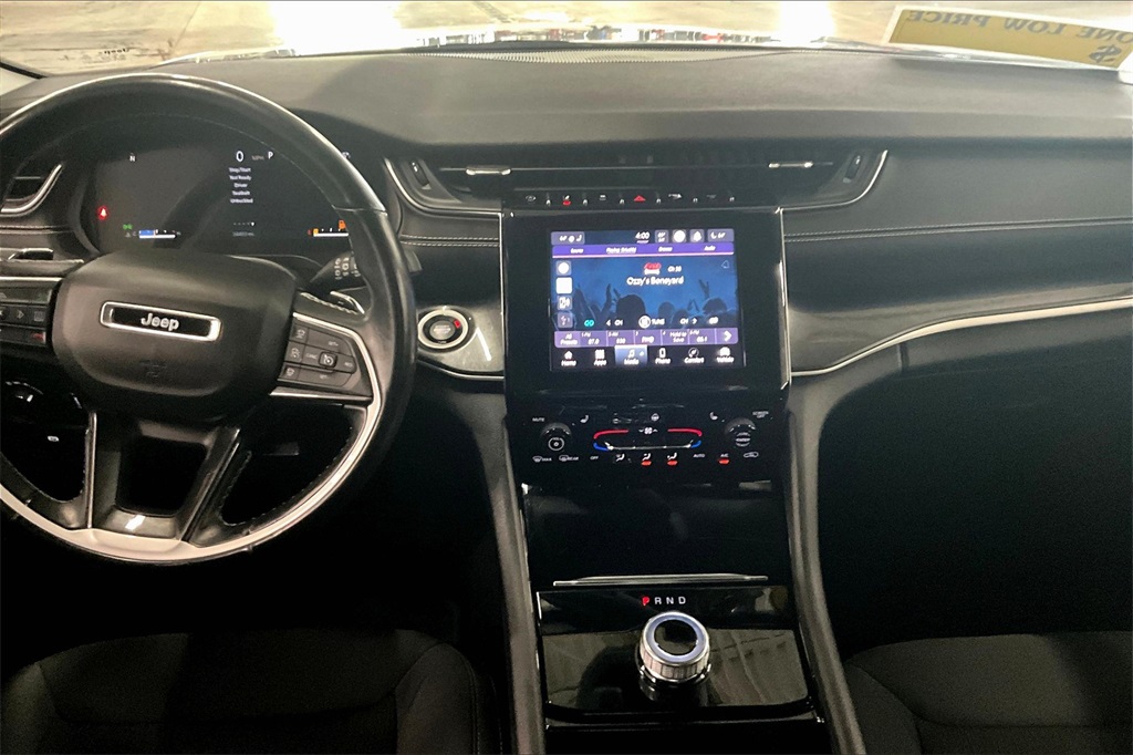 2021 Jeep Grand Cherokee L Laredo - Photo 19