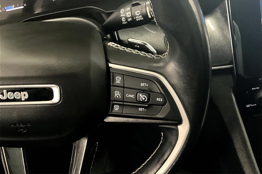 2021 Jeep Grand Cherokee L Laredo - Photo 25