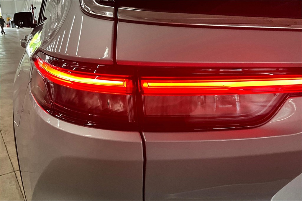 2021 Jeep Grand Cherokee L Laredo - Photo 35