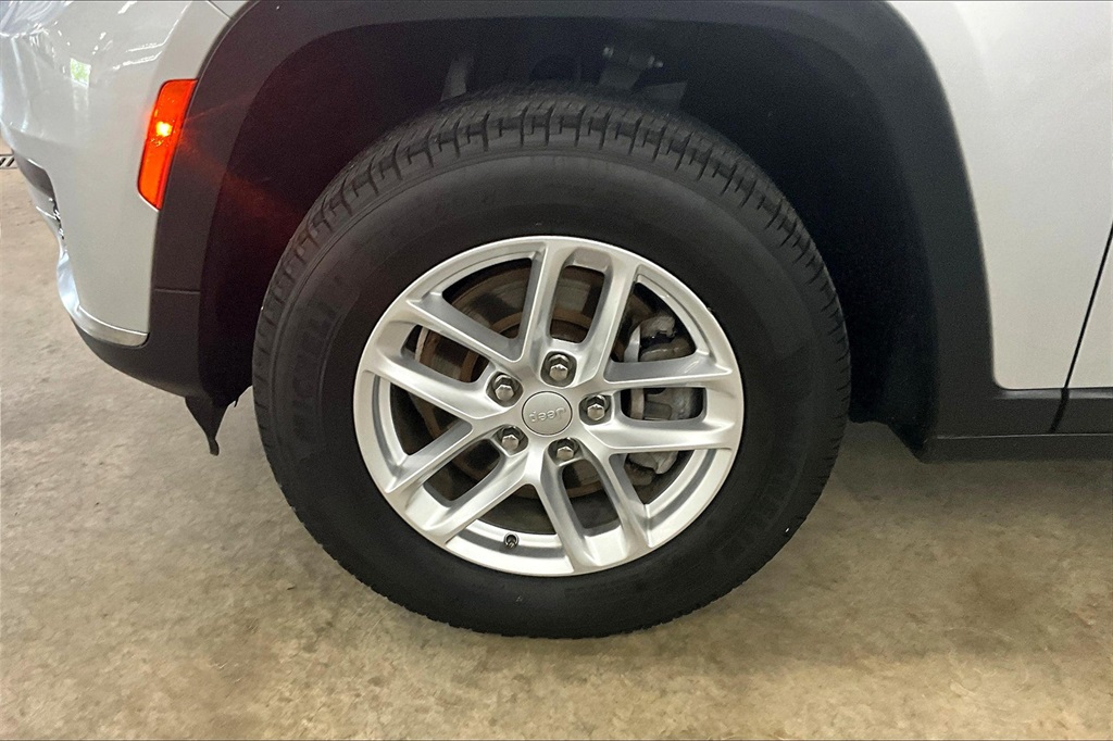 2021 Jeep Grand Cherokee L Laredo - Photo 7